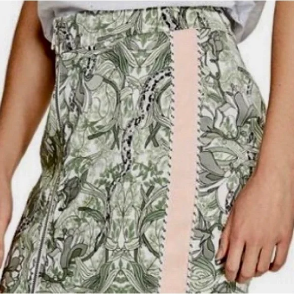 Guess Brand Snake and Vine Print Skirt/SZ 0 NWOT - Picture 2 of 2